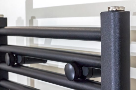 Handdoekradiator Middenonderaansluiting 1400x600mm 754 Watt Geborsteld Mat Zwart - Luxurysanitair