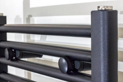 Handdoekradiator Middenonderaansluiting 1400x600mm 754 Watt Geborsteld Mat Zwart - Luxurysanitair